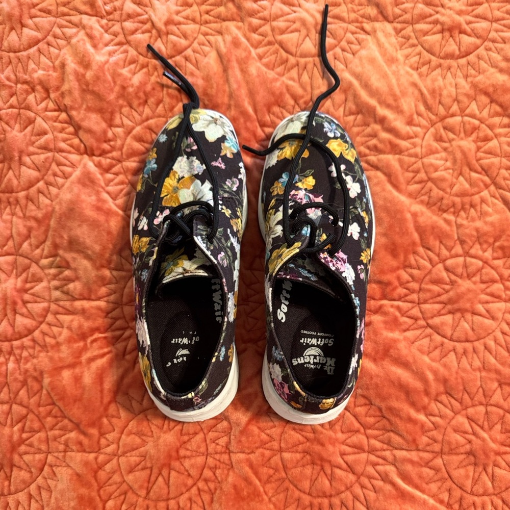 🌸 Dr. Martens Floral SoftWair Sneakers – Size 5 (Women’s/Kids’) 🌸
